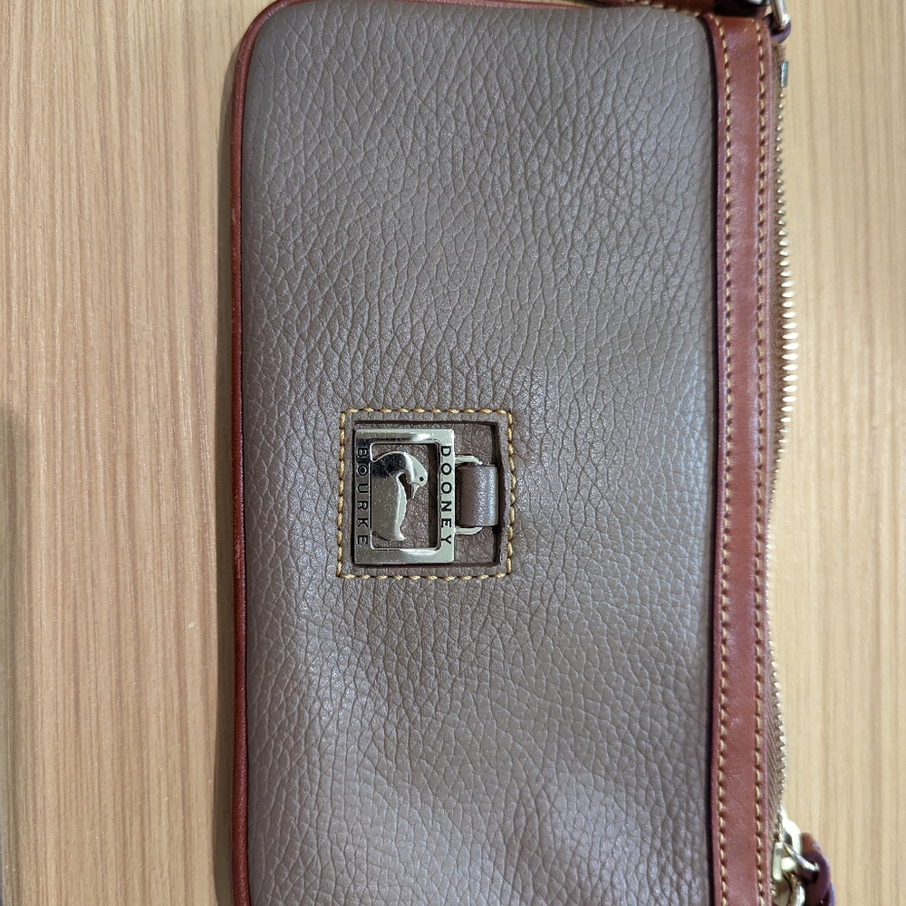 Dooney and Bourke zip wallet